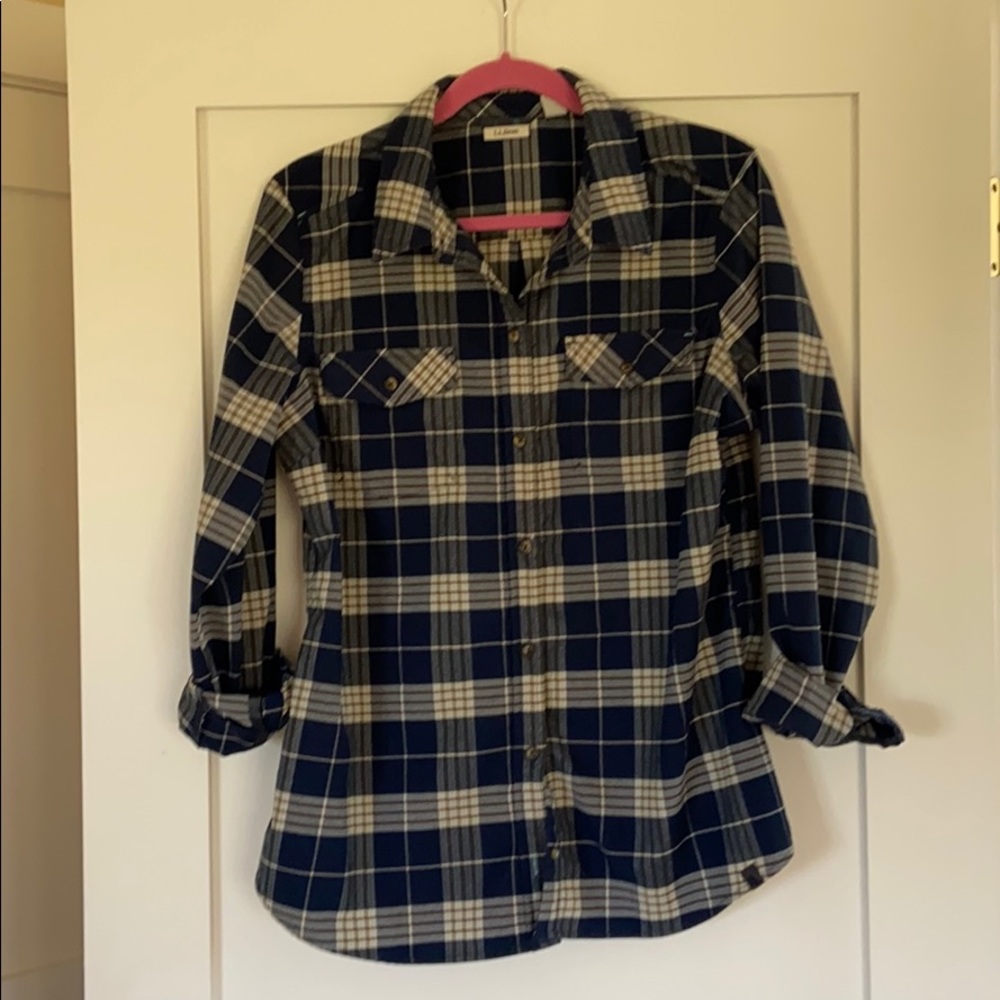 EUC LL Bean flannel navy and cream